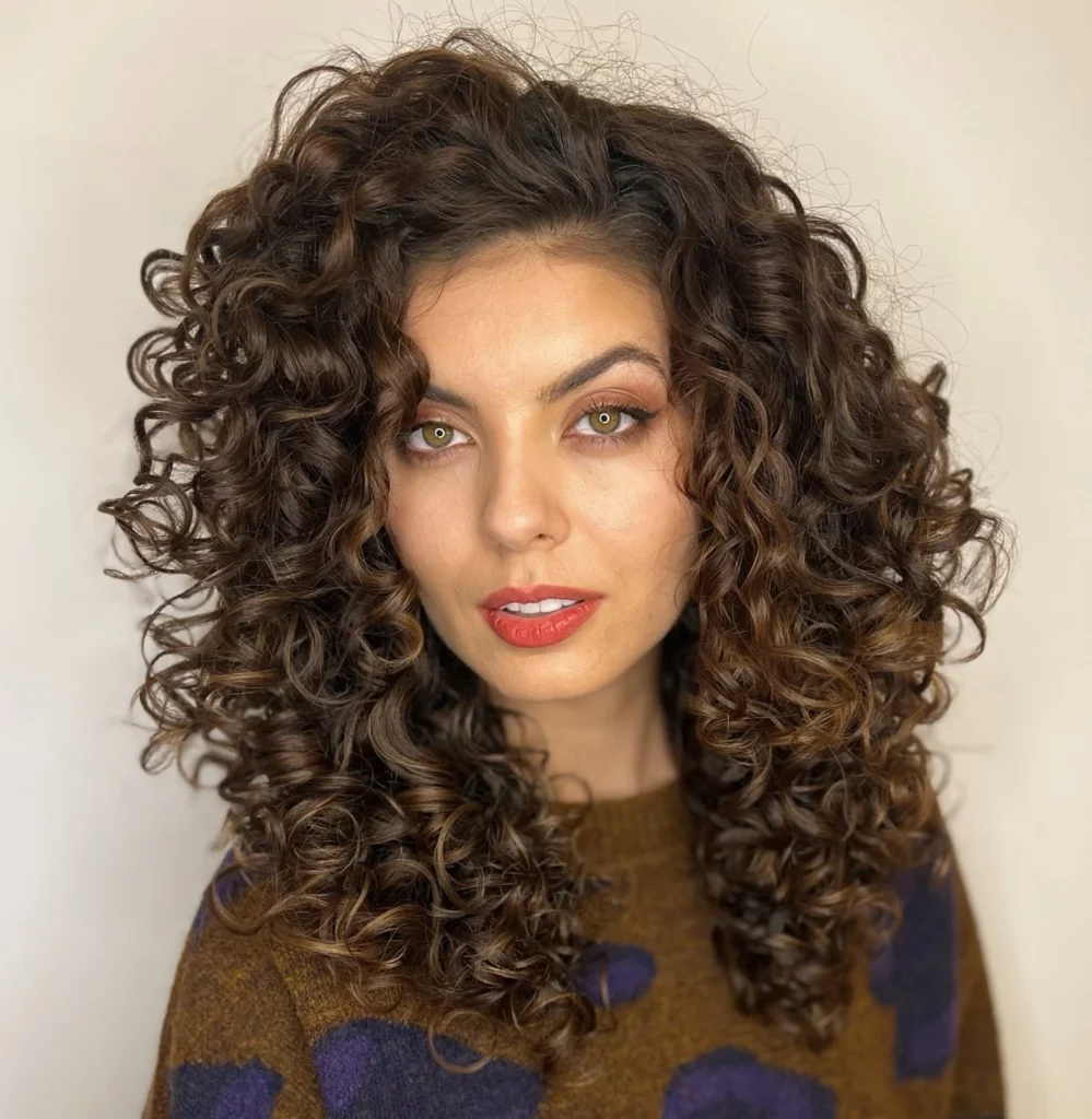 Qu’est-ce que les cheveux bouclés